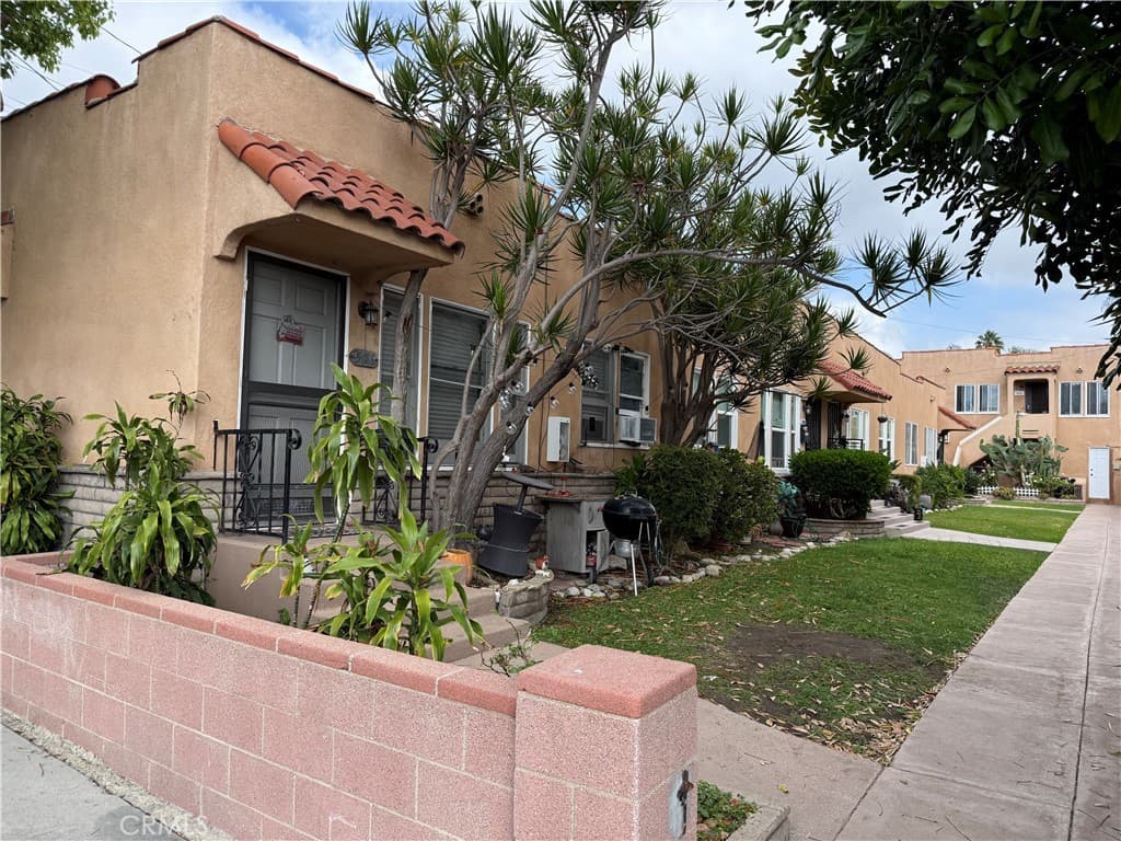 Just Listed: 6-Unit San Pedro Investment Opportunity — exterior view