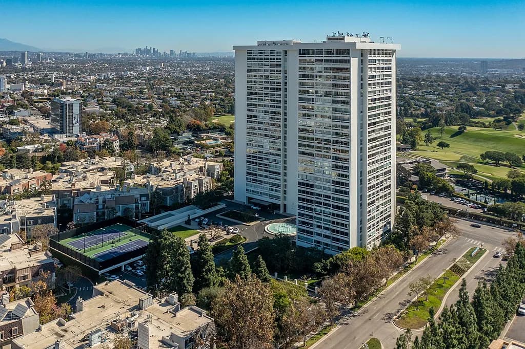 SOLD! Luxury Living in the Heart of Century City — gallery photo 4