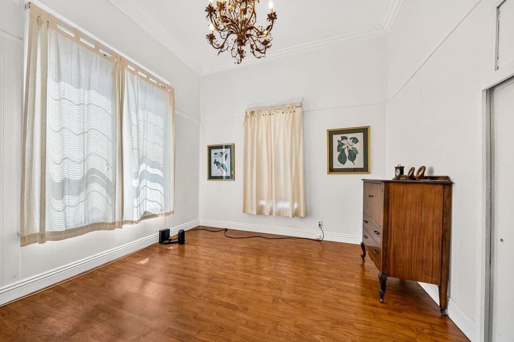 Just Listed: 1339 S Union Ave, Los Angeles — gallery photo 3