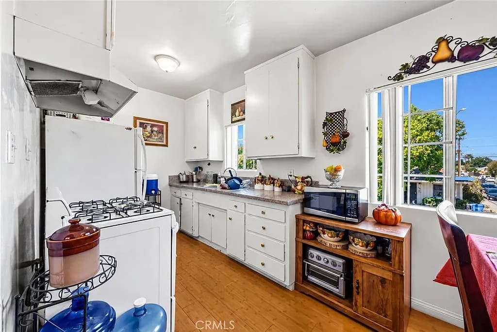 Just Listed: 9-Unit Income Property in Long Beach! — gallery photo 5