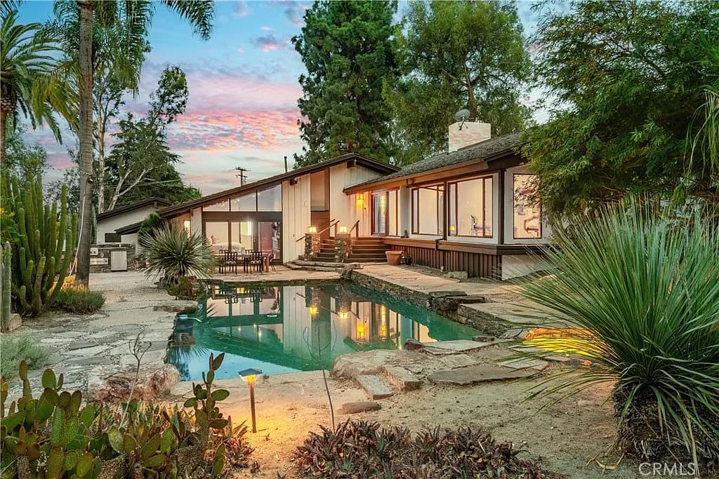 Just Listed: Rolling Hills Equestrian Estate — gallery photo 3