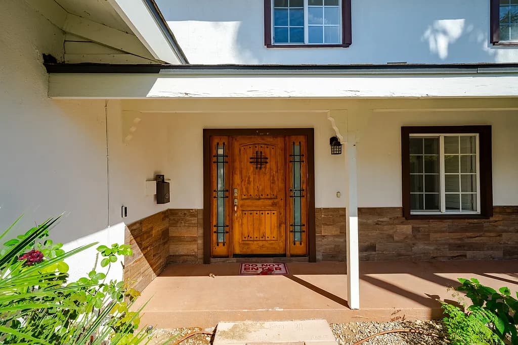 Just Listed: Upgraded 5-Bedroom Lomita Retreat — gallery photo 4