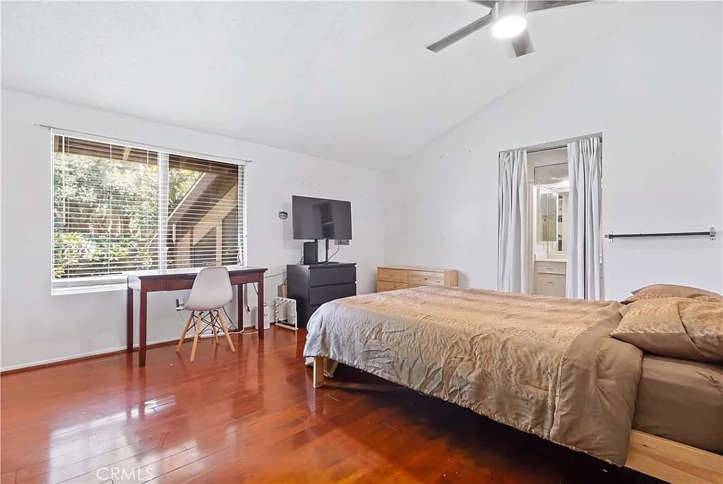 Just Listed: Bixby Knolls Townhome with 3 Beds & 2 Baths — gallery photo 5