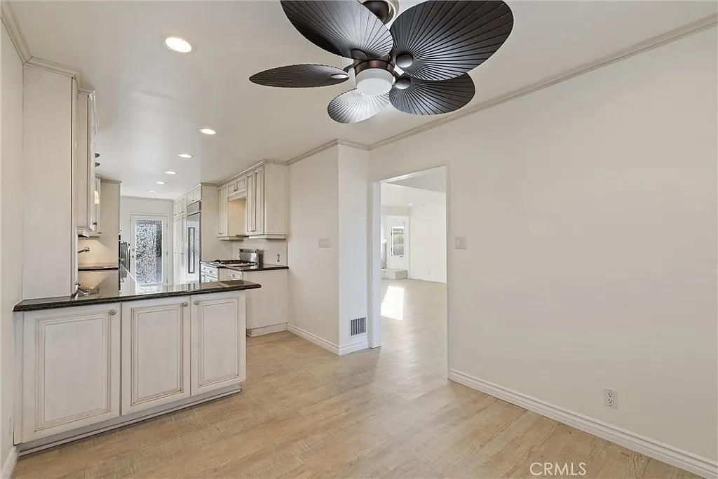 Just Listed: Coastal Retreat with Ocean Views in Redondo Beach — gallery photo 4
