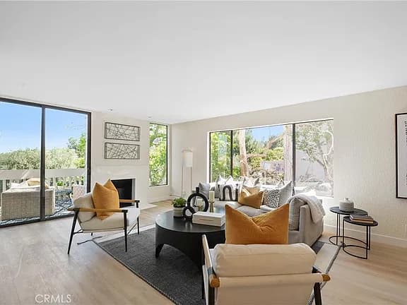 SOLD! Spacious Rolling Hills Estates Townhome — exterior view