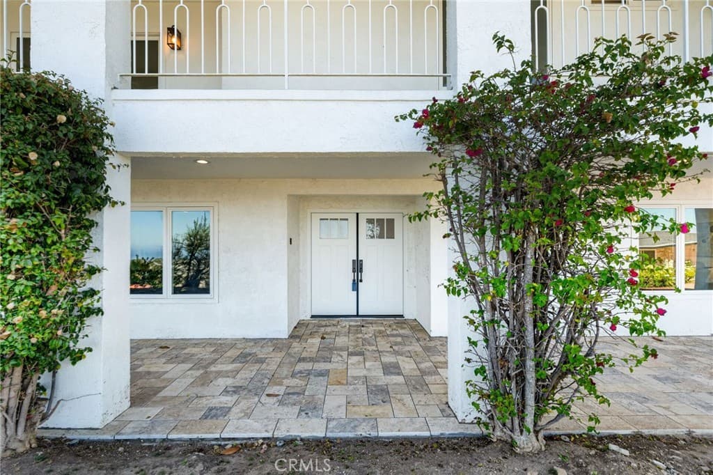 Just Listed: Panoramic Harbor-to-Ocean Views — gallery photo 4
