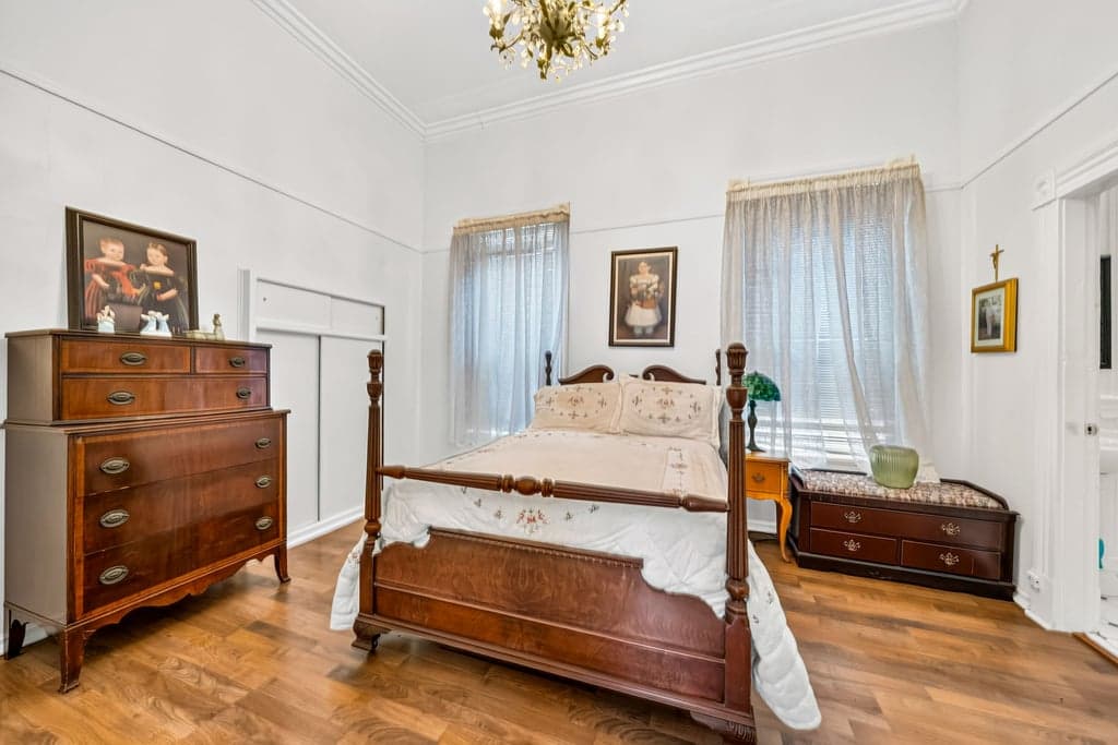 Just Listed: 1339 S Union Ave, Los Angeles — gallery photo 4
