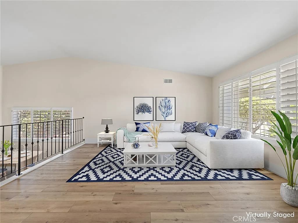 Turnkey 4-Bedroom Retreat on a Seal Beach Cul-de-Sac — gallery photo 3