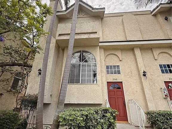 SOLD! South Bay Townhome Finds Its New Owner — exterior view