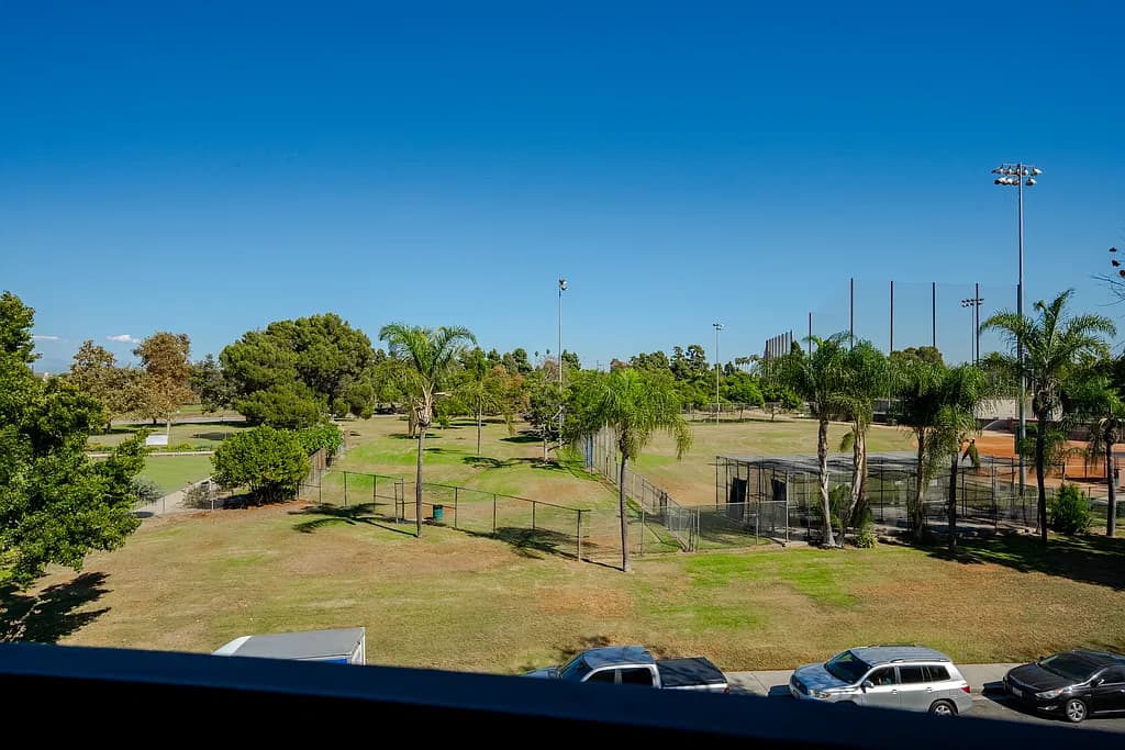 Just Listed: Move-In-Ready Condo with Park Views in Long Beach — gallery photo 5