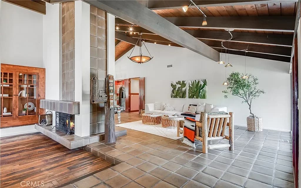 Just Listed: Rolling Hills Equestrian Estate — gallery photo 5