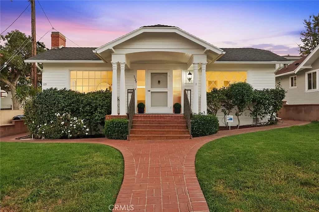 Just Listed: Versatile San Pedro Duplex with Income Potential!