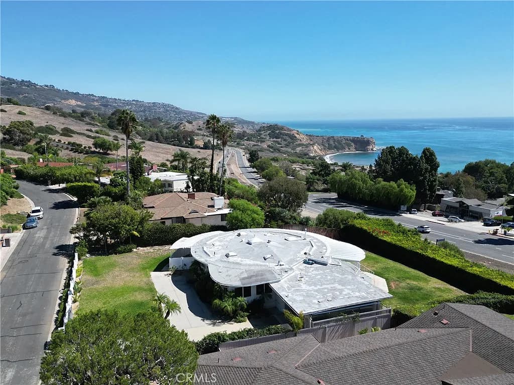 Just Listed: RPV Mid-Century Modern with Ocean Views — gallery photo 3