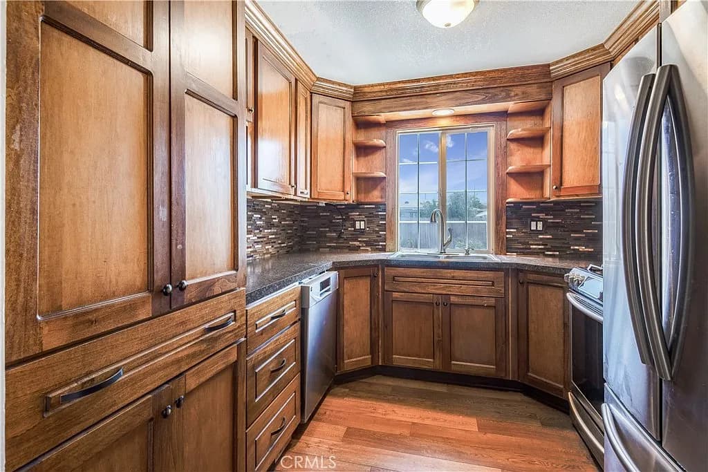 Just Listed: Turn-Key South Bay Gem with Paid Solar — gallery photo 5