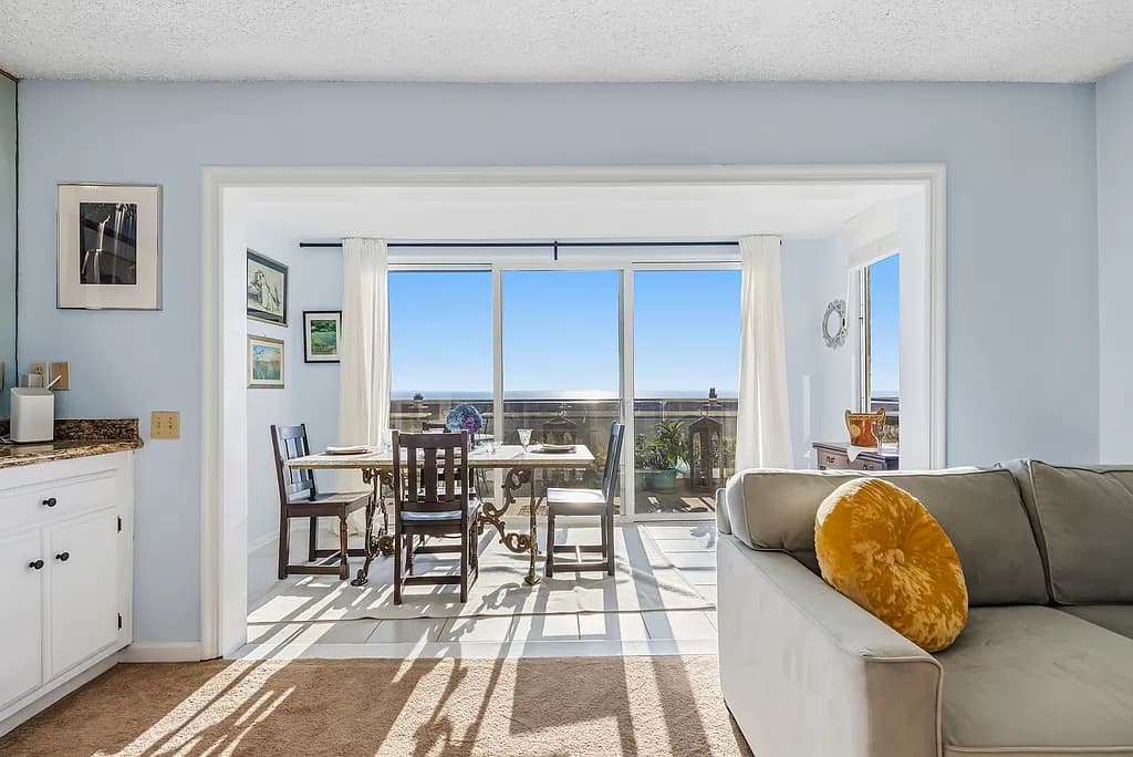 Just Listed: Ocean Views & Resort Living in Rancho Palos Verdes — gallery photo 4