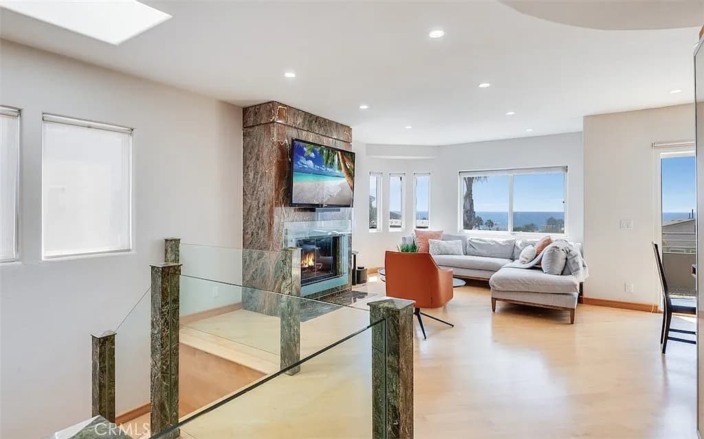 SOLD! Coastal Hermosa Beach Living — gallery photo 5