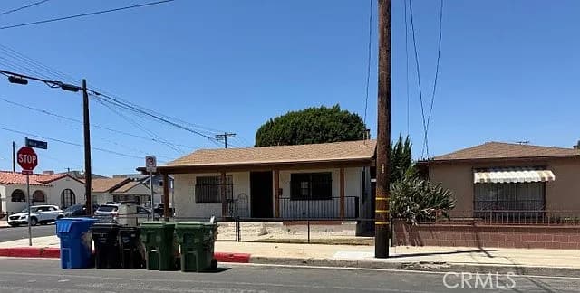 Just Listed: San Pedro Fixer on a Corner Lot! — gallery photo 3