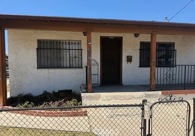 Just Listed: San Pedro Fixer on a Corner Lot! — exterior view