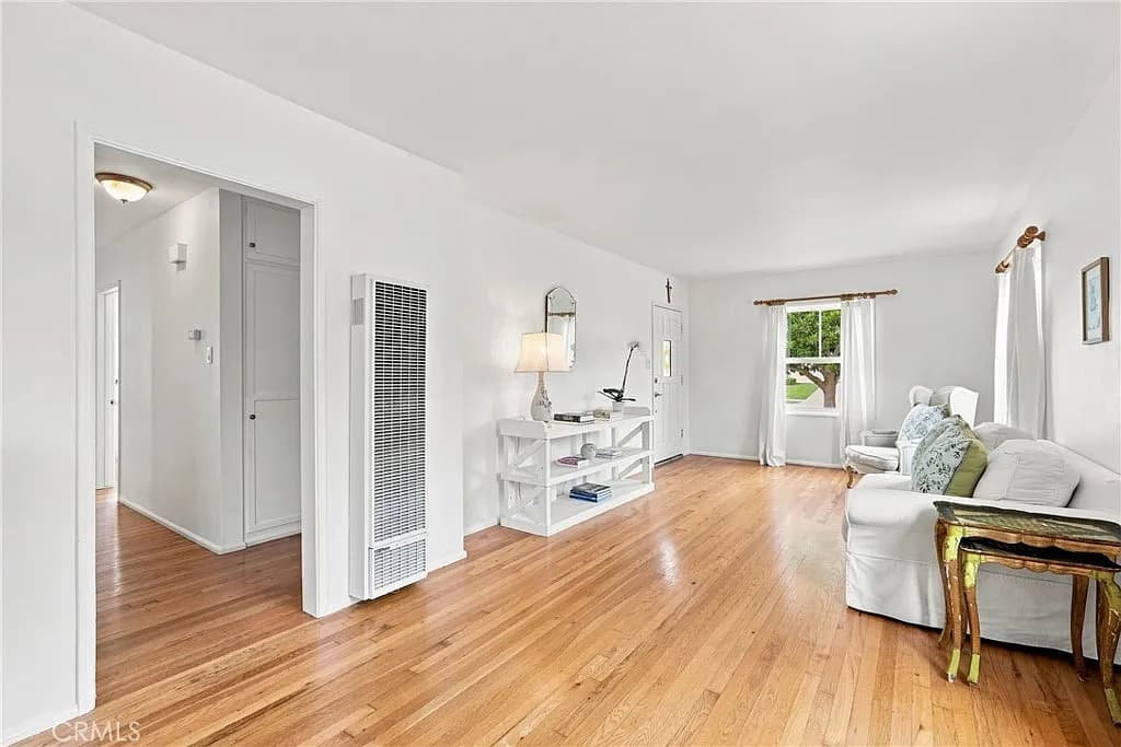 Just Listed: Charming Upper Palisades Home — gallery photo 5