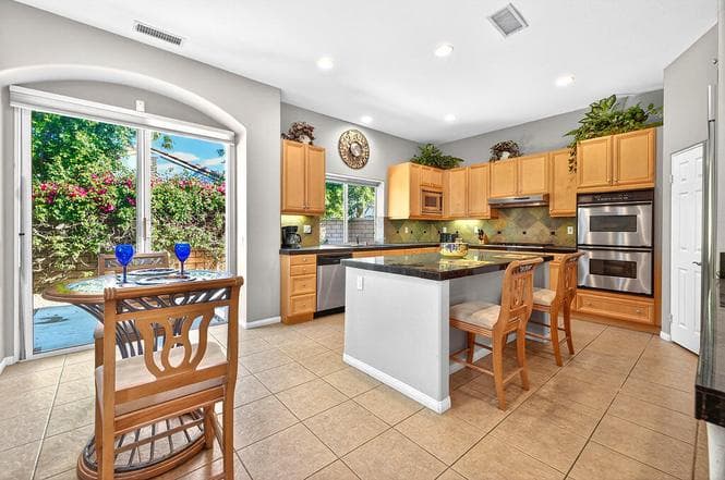 SOLD! Luxury Desert Living in Palm Desert — gallery photo 3