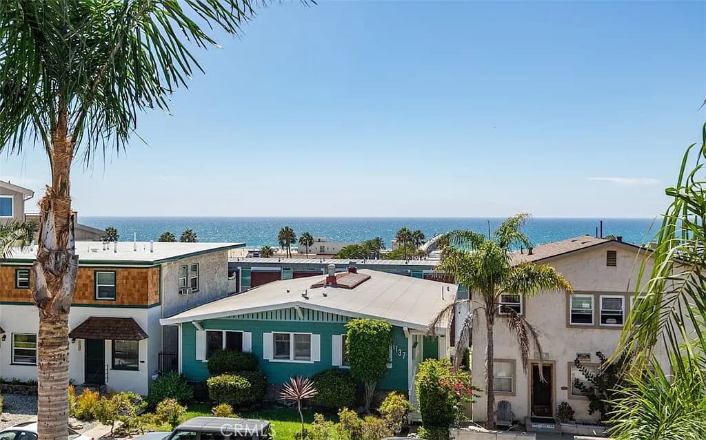 SOLD! Coastal Hermosa Beach Living — gallery photo 3