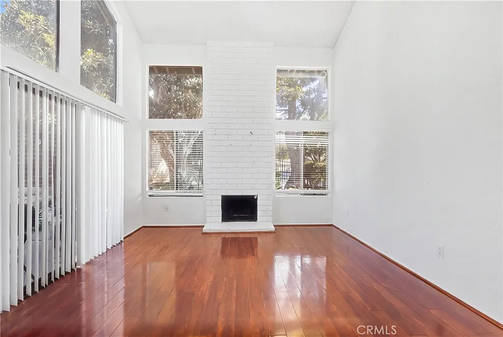 Photo of Just Listed: Bixby Knolls Townhome with 3 Beds & 2 Baths
