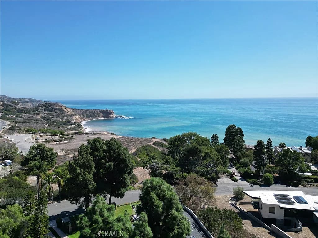 Just Listed: RPV Mid-Century Modern with Ocean Views — gallery photo 4