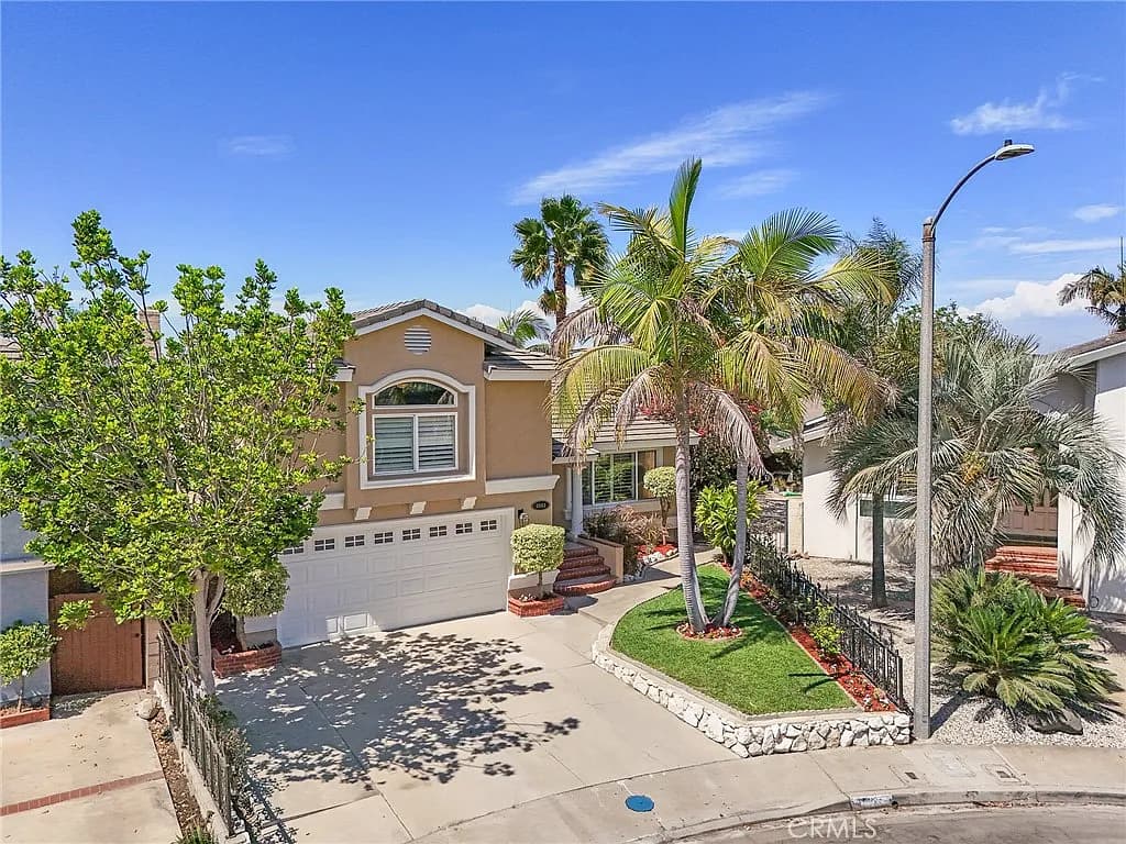 Turnkey 4-Bedroom Retreat on a Seal Beach Cul-de-Sac — exterior view