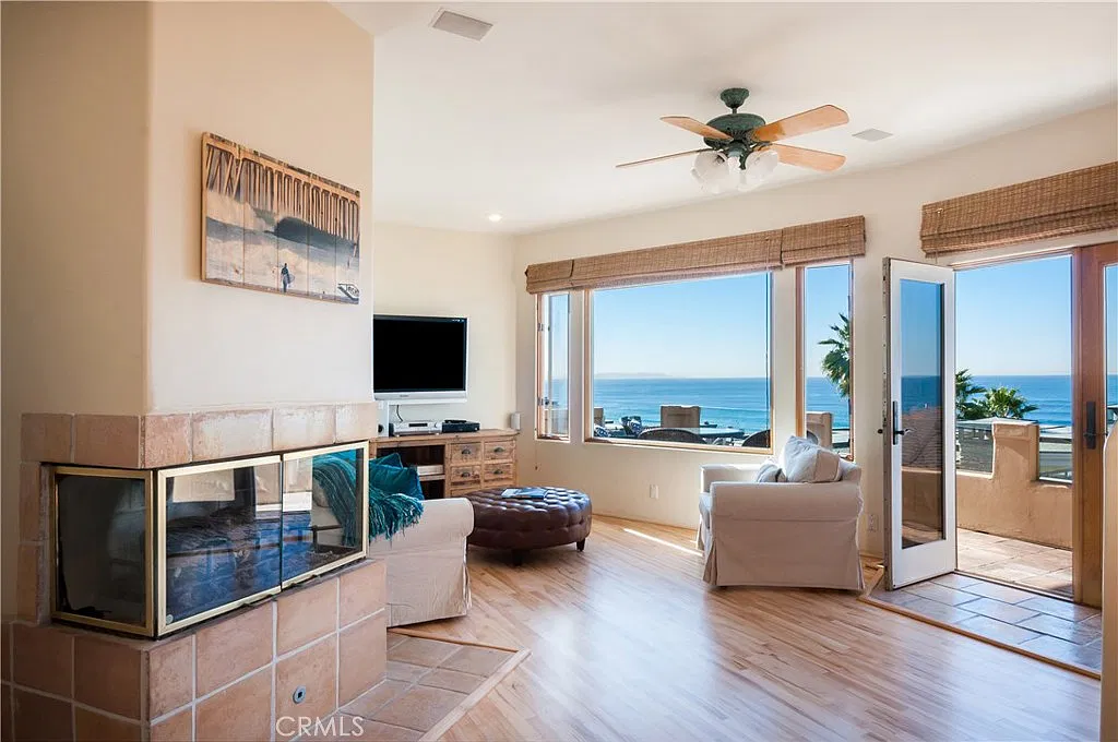 Just Listed: 216 29th Pl, Manhattan Beach — gallery photo 3