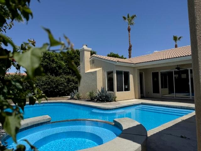 SOLD! Luxury Desert Living in Palm Desert — exterior view