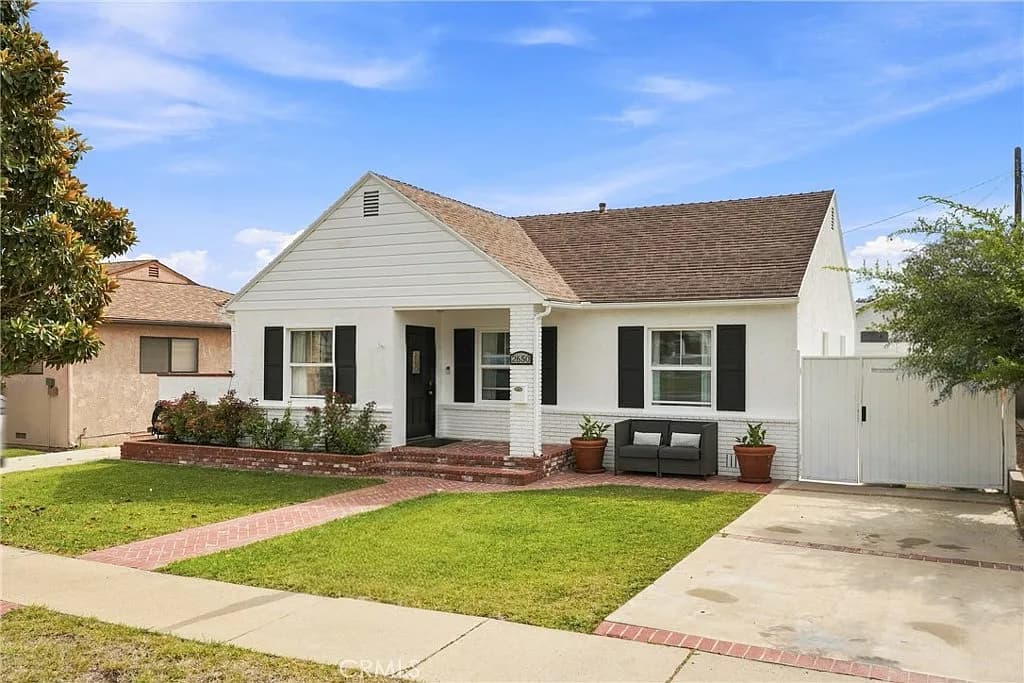 Photo of Just Listed: Charming Upper Palisades Home