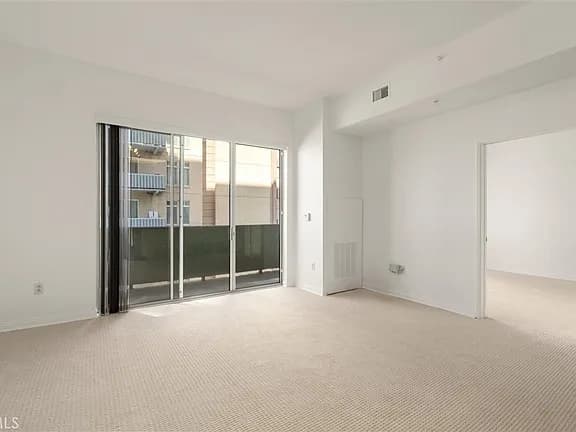 Just Listed: Ocean & City Views in Long Beach — gallery photo 4