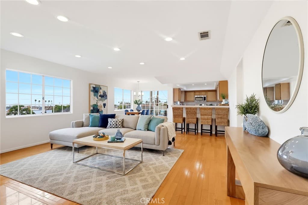 Just Listed | Penthouse-Style Living with Panoramic Views in San Pedro — exterior view