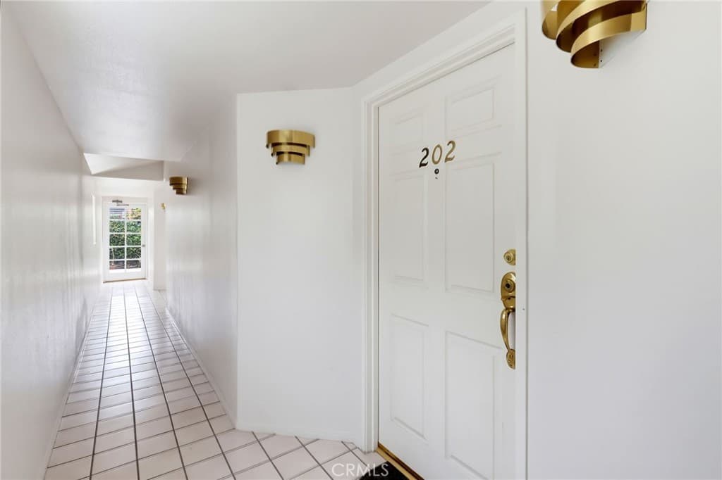 Just Listed | Penthouse-Style Living with Panoramic Views in San Pedro — gallery photo 4