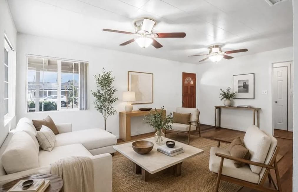 Photo of Charming Move-In Ready Hawthorne Home with Spacious Back Yard