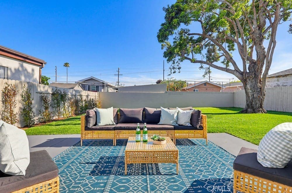 Just Sold | Fully Remodeled Single-Level Home on Expansive Lot in Desirable Holy Trinity Area — gallery photo 5