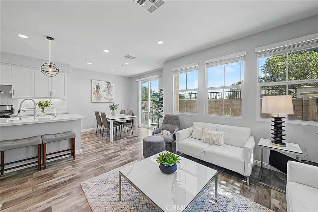 Just Listed: Turn-Key Hacienda Heights Townhome