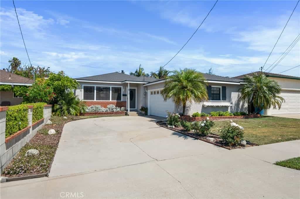 Single-Level 3-Bed Home on a Generous Lot in Prime Lomita