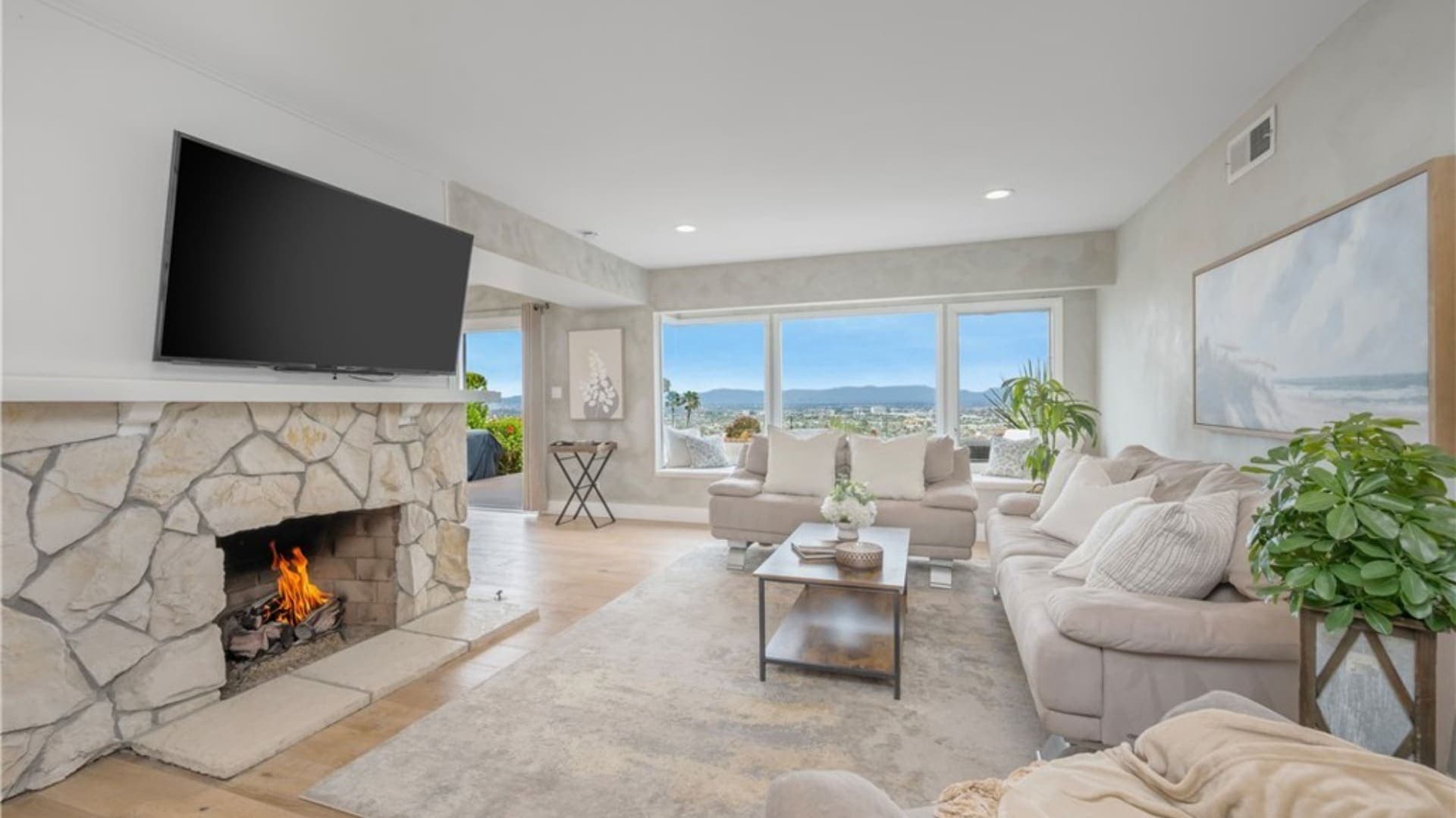 Sold: Hollywood Riviera View Home — gallery photo 4