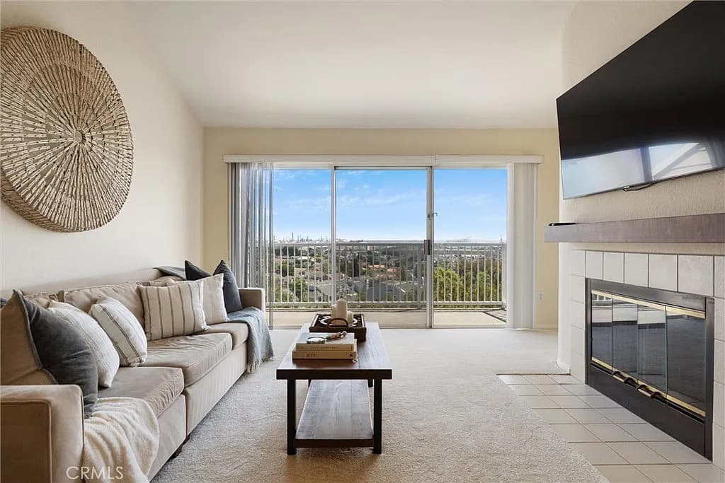 Photo of Top-Floor Harbor Gate Retreat
