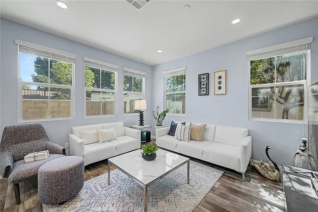 Just Listed: Turn-Key Hacienda Heights Townhome — gallery photo 3