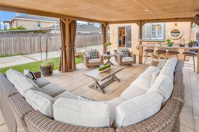 Just Sold in Wiseburn: Upgraded Home on an Oversized Lot — gallery photo 5