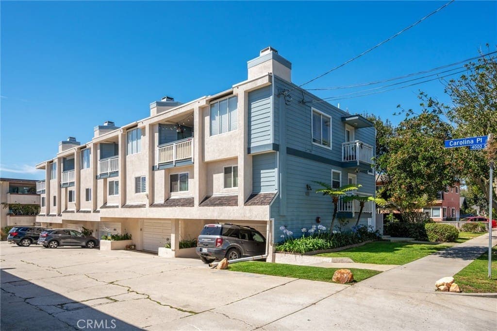 Just Sold | Coastal Townhome in Point Fermin — exterior view