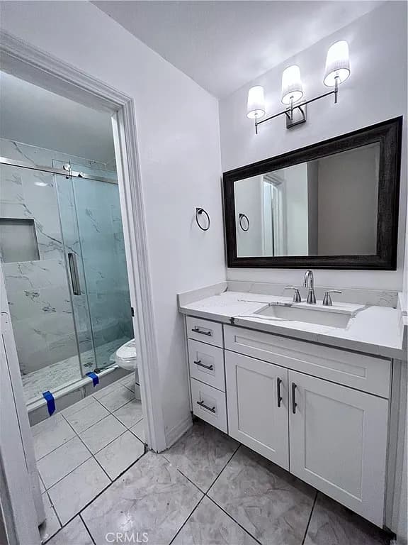 Just Listed: Turnkey Long Beach Quadruplex — gallery photo 4
