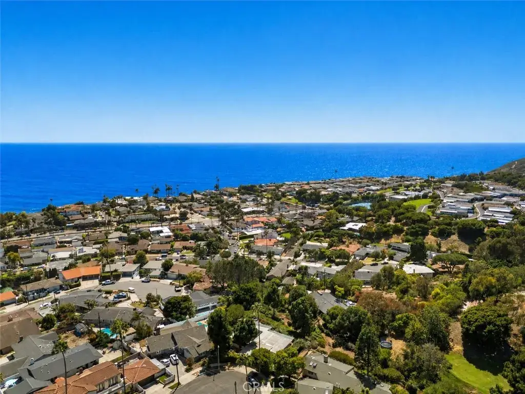 SOLD! Lower South Shores Mid-Century Modern — gallery photo 4