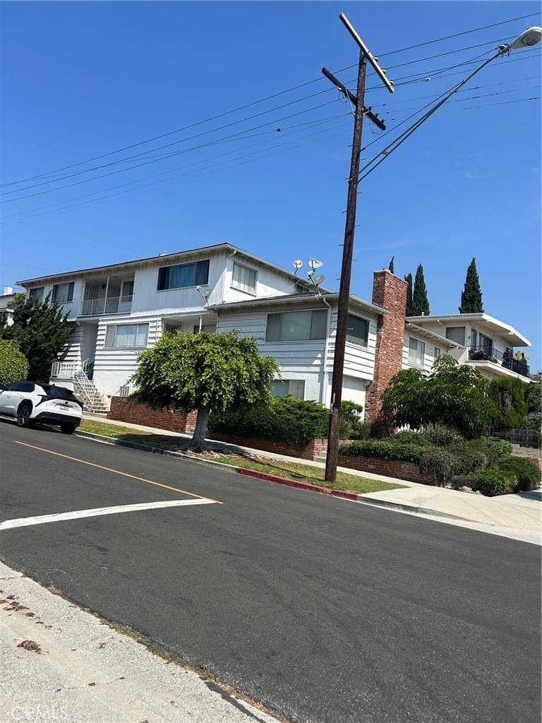 Just Sold: Prime San Pedro Fourplex Investment — exterior view