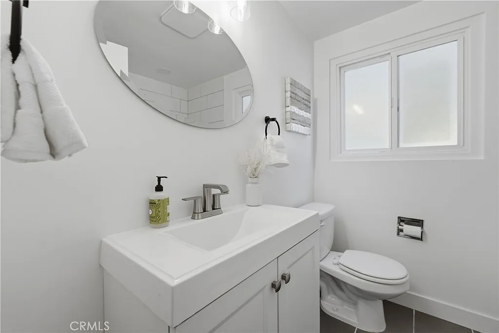 Just Listed | Upgraded 2BR Condo in Gardena — gallery photo 5