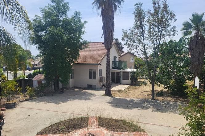 Just Sold: Off-Market Potential Captured at Closing — gallery photo 6
