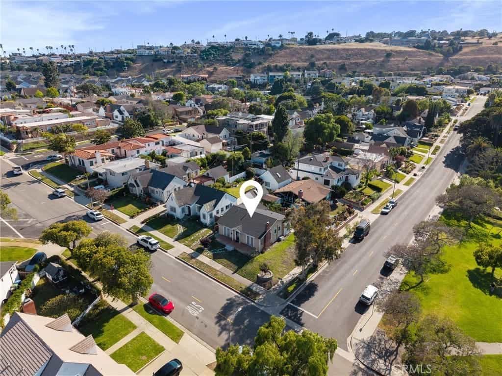 Just Sold: Charming San Pedro Home Across from Averill Park