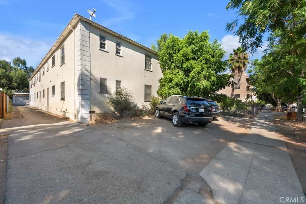 Just Sold: Van Nuys 6-Unit Investment Opportunity